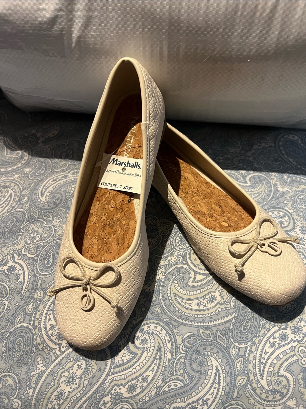 Nautica Hobbiton Cream Women’s 6.5 Slip On Shoes, Cork Lining, new with tags
